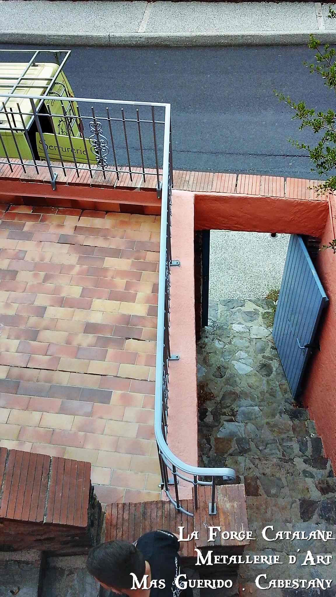 rambarde garde corps trous renfles forge catalane.jpg